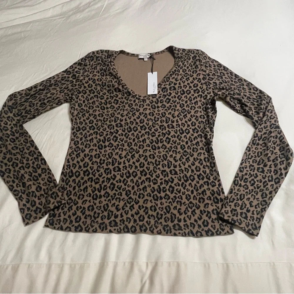 Michael Stars Remi‎ V-Neck Tee in a leopard print pattern